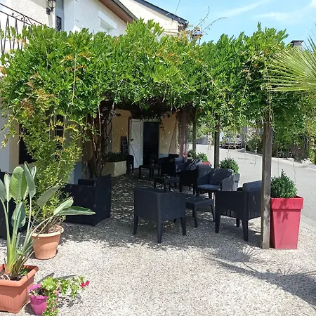 호텔 L' Campagnarde, Lourdes Poueyferré